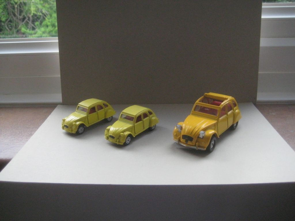 Three Vintage James Bond Corgi Citroen 2CV Cars (1 of 6)