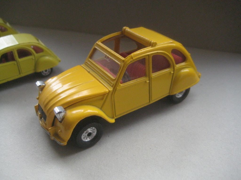 Three Vintage James Bond Corgi Citroen 2CV Cars - 3