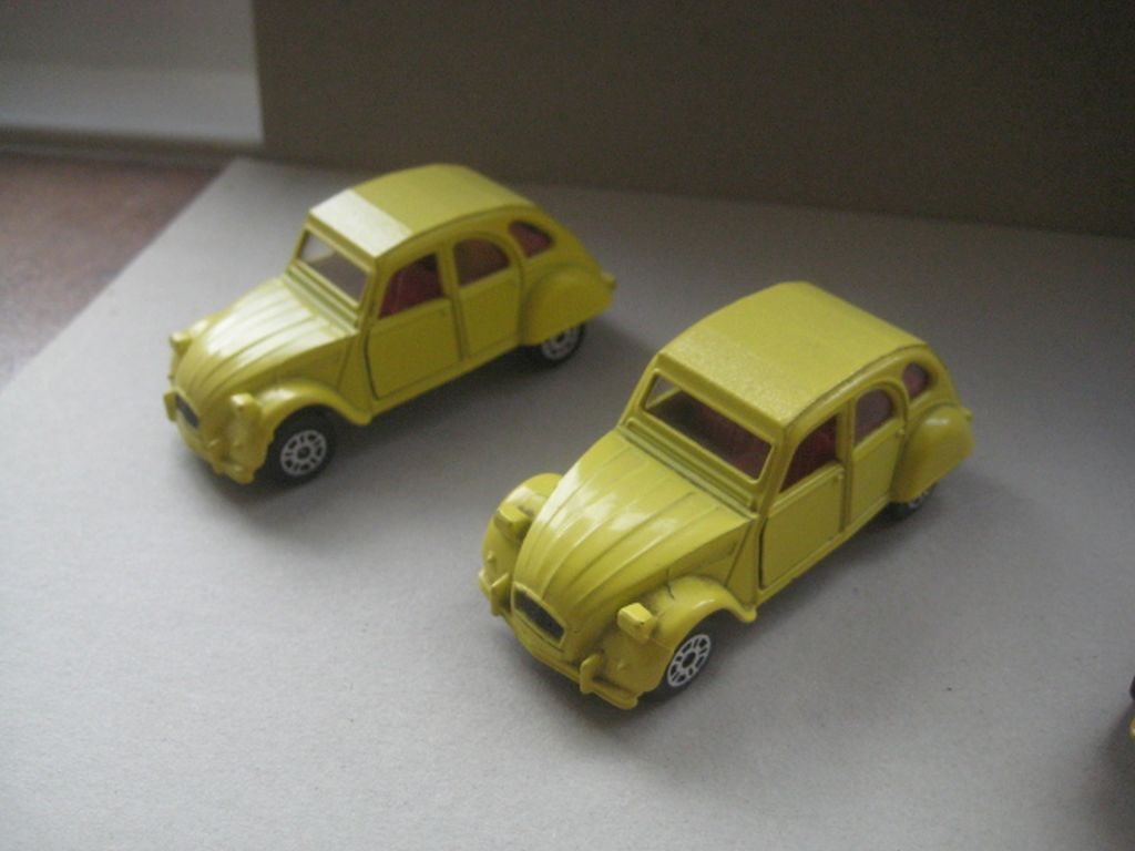 Three Vintage James Bond Corgi Citroen 2CV Cars - 4
