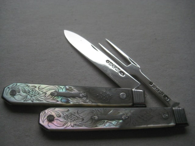 Victorian Matching Mother of Pearl Hafted Silver Bladed Folding Fruit Knife and Folding Fork (1 of 17)