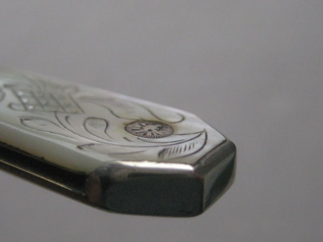 Victorian Matching Mother of Pearl Hafted Silver Bladed Folding Fruit Knife and Folding Fork - 9