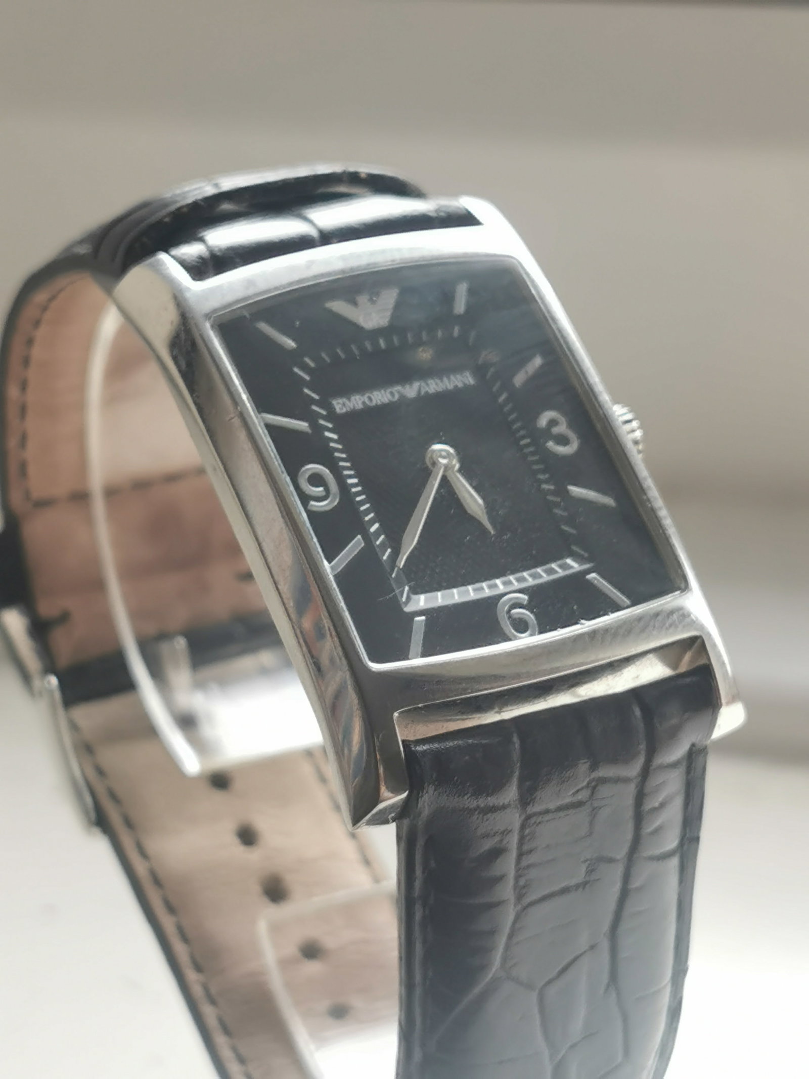 Emporio Armani AR-0147 Vintage Watch – Black Dial, Rectangular Case - 3