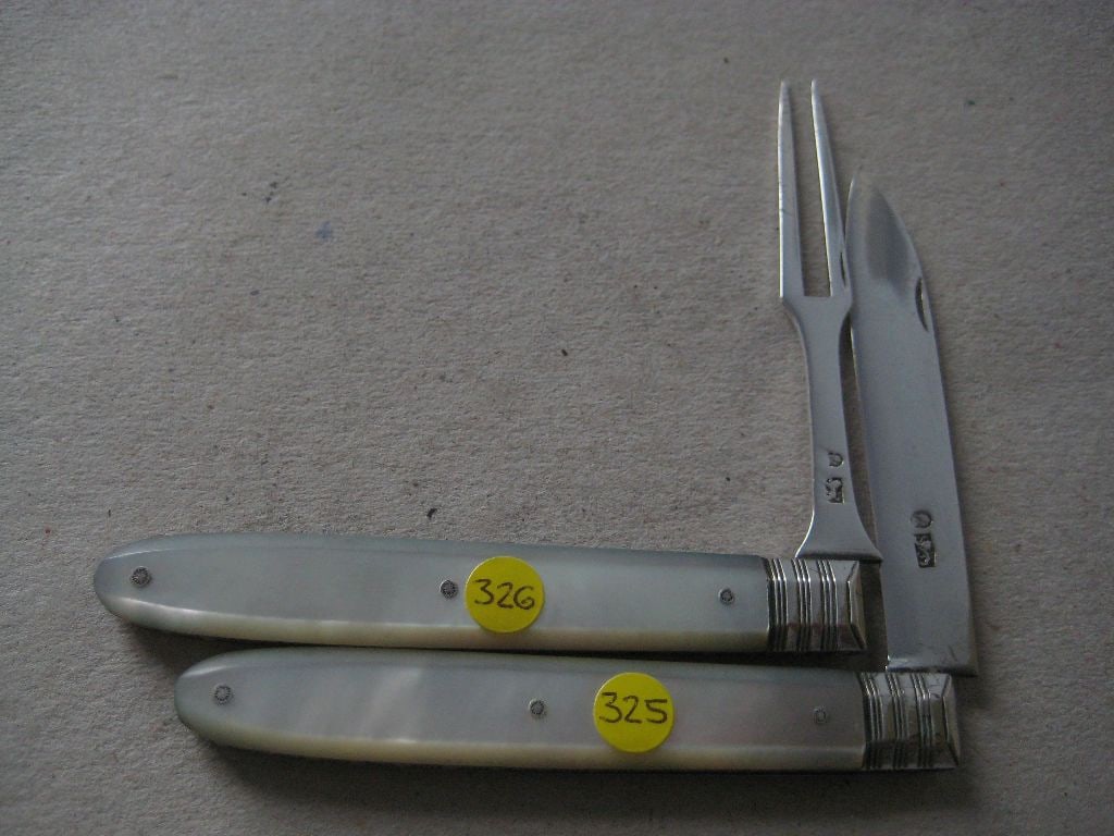 George III Mother of Pearl Matching Silver Bladed Folding Fruit Knife and Folding Fork: Title: George III Mother of Pearl Matching Silver Bladed Folding Fruit Knife and Folding Fork Description: George III Mother of Pearl Hafted Matching Silver Bladed Folding Fruit Knife a