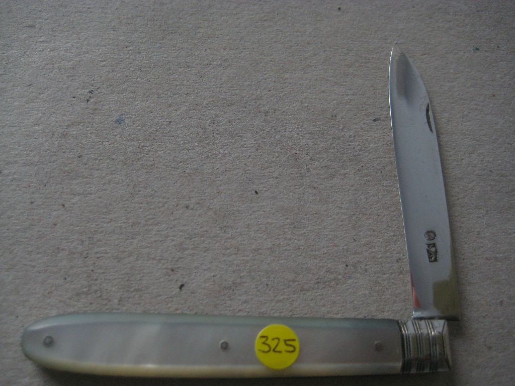 George III Mother of Pearl Matching Silver Bladed Folding Fruit Knife and Folding Fork - 2