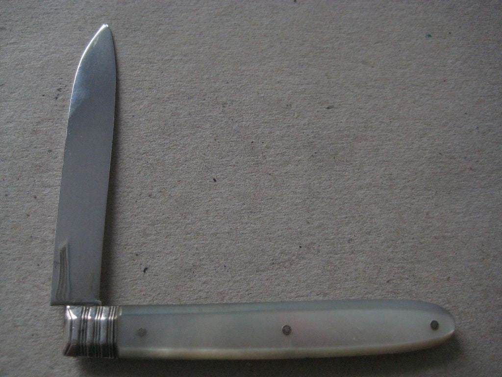 George III Mother of Pearl Matching Silver Bladed Folding Fruit Knife and Folding Fork - 3