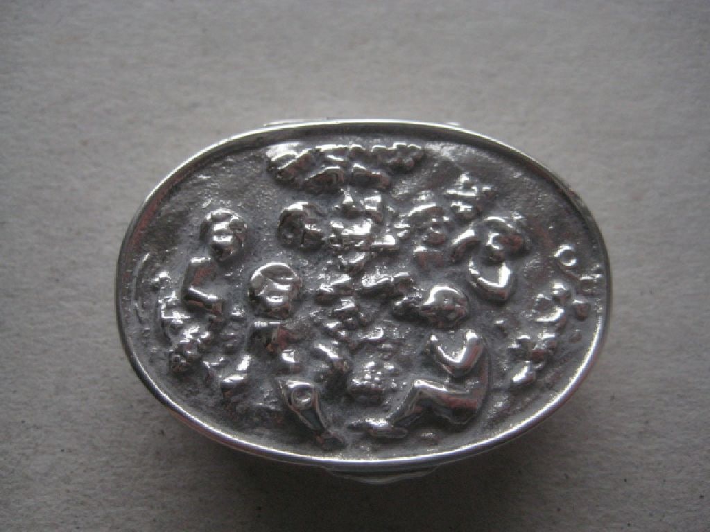 Vintage Continental Silver Pill Box (1 of 8)