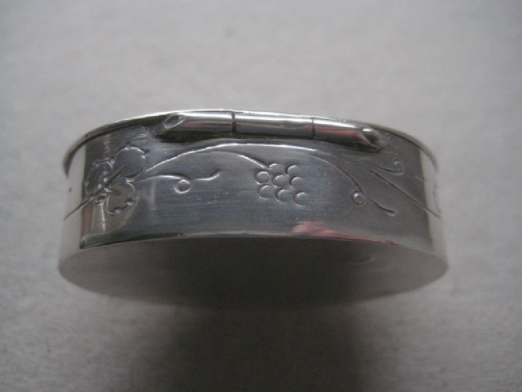 Vintage Continental Silver Pill Box - 4