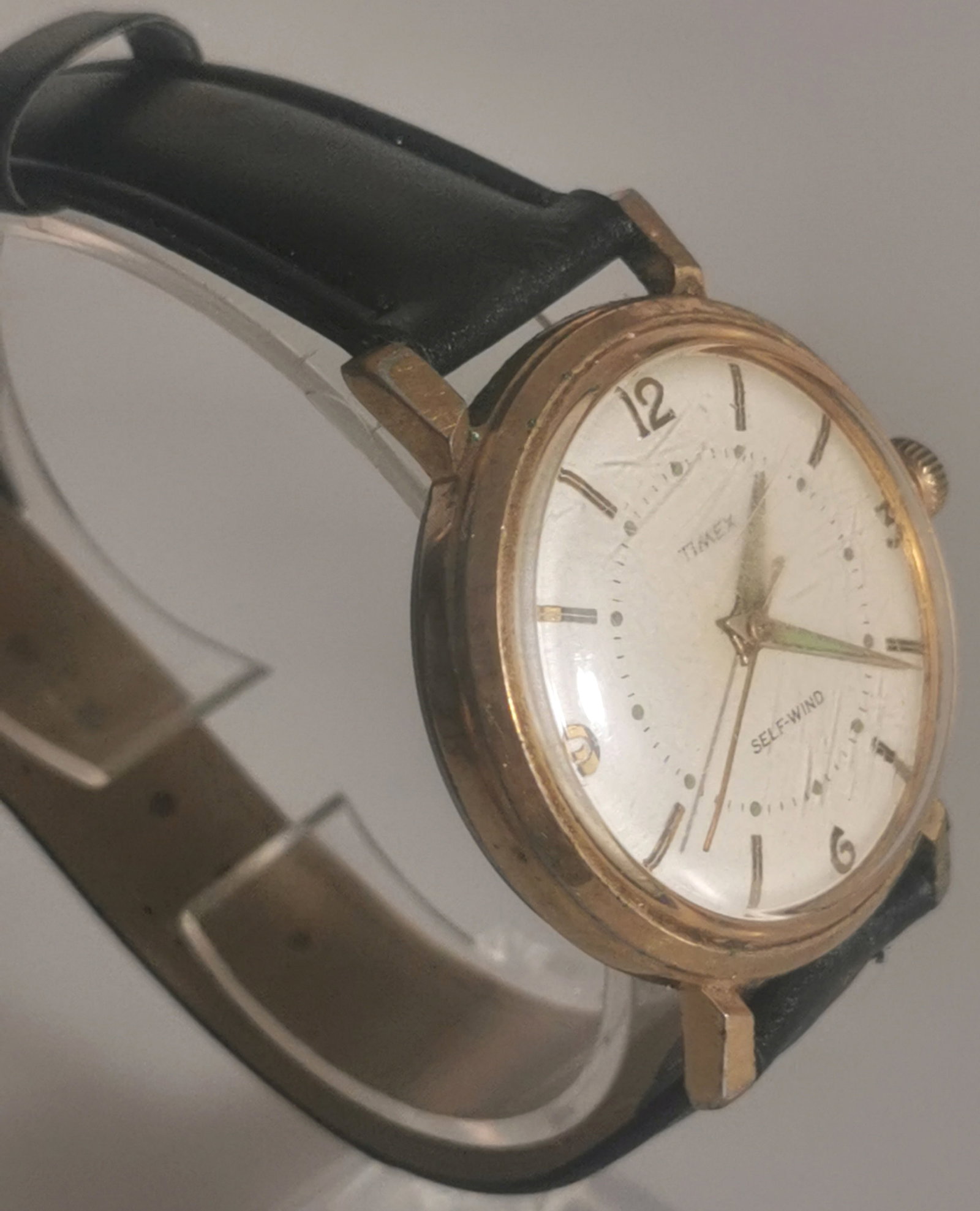 Vintage Timex Self-Wind Automatic Gents Wristwatch – Gold Tone – Working: Title: Vintage Timex Self-Wind Automatic Gents Wristwatch – Gold Tone – Working Description: Charming vintage Timex Self-Wind (automatic) gentleman's wristwatch, in working order. A