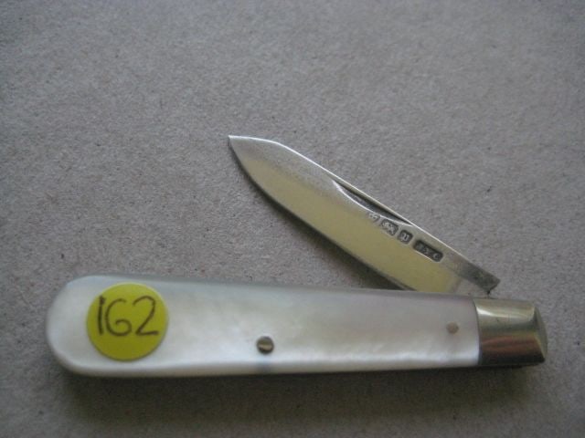 Edwardian Mother of Pearl Hafted Silver Bladed Folding Fruit Knife, Sheffield 1907: Title: Edwardian Mother of Pearl Hafted Silver Bladed Folding Fruit Knife, Sheffield 1907 Description: Edwardian Mother of Pearl Hafted Silver Bladed Folding Fruit Knife. Hallmarked for