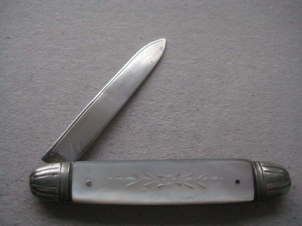 George V Mother of Pearl Hafted Silver Bladed Folding Fruit Knife, Birmingham 1919 - 2
