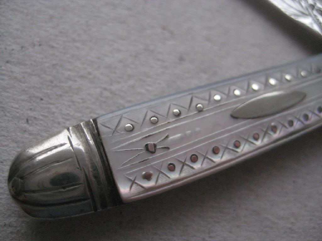 George V Mother of Pearl Hafted Silver Bladed Folding Fruit Knife, Birmingham 1919 - 3