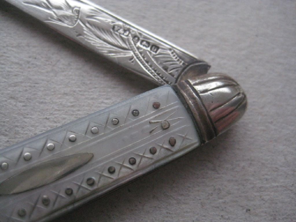 George V Mother of Pearl Hafted Silver Bladed Folding Fruit Knife, Birmingham 1919 - 4