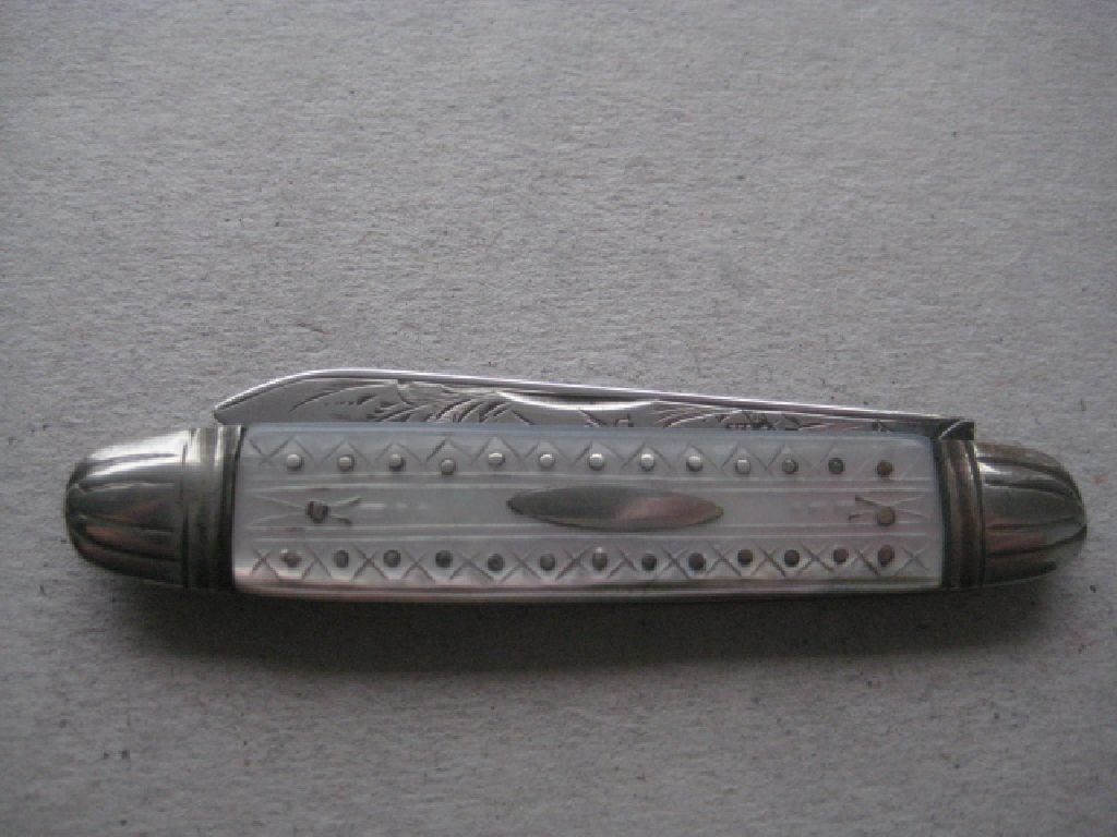 George V Mother of Pearl Hafted Silver Bladed Folding Fruit Knife, Birmingham 1919 - 9