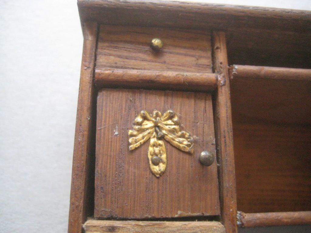 Title: Vintage Dolls House Wooden DeskDescription: Vintage Dolls House Wooden Desk. Height is 7cm. - 4