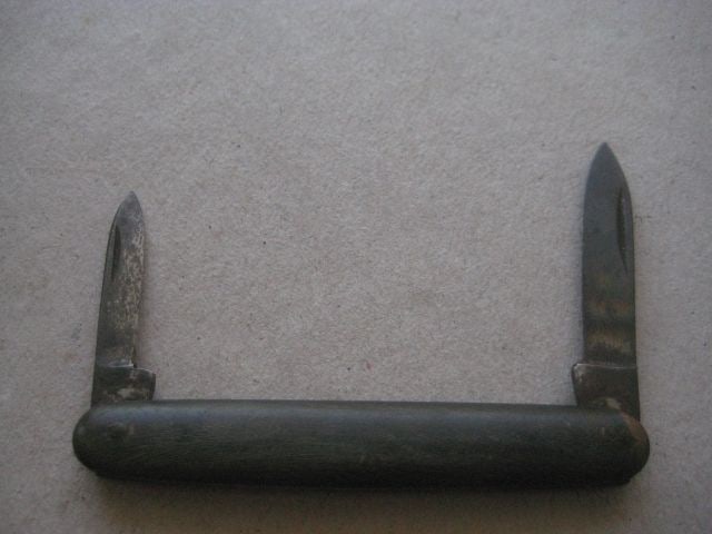 Antique French Horn Hafted Twin Steel Bladed Penknife, c1900: Title: Antique French Horn Hafted Twin Steel Bladed Penknife, c1900 Description: Antique French Horn Hafted Twin Bladed Penknife. Dates to around 1900. Length open is 4.55 Inches.