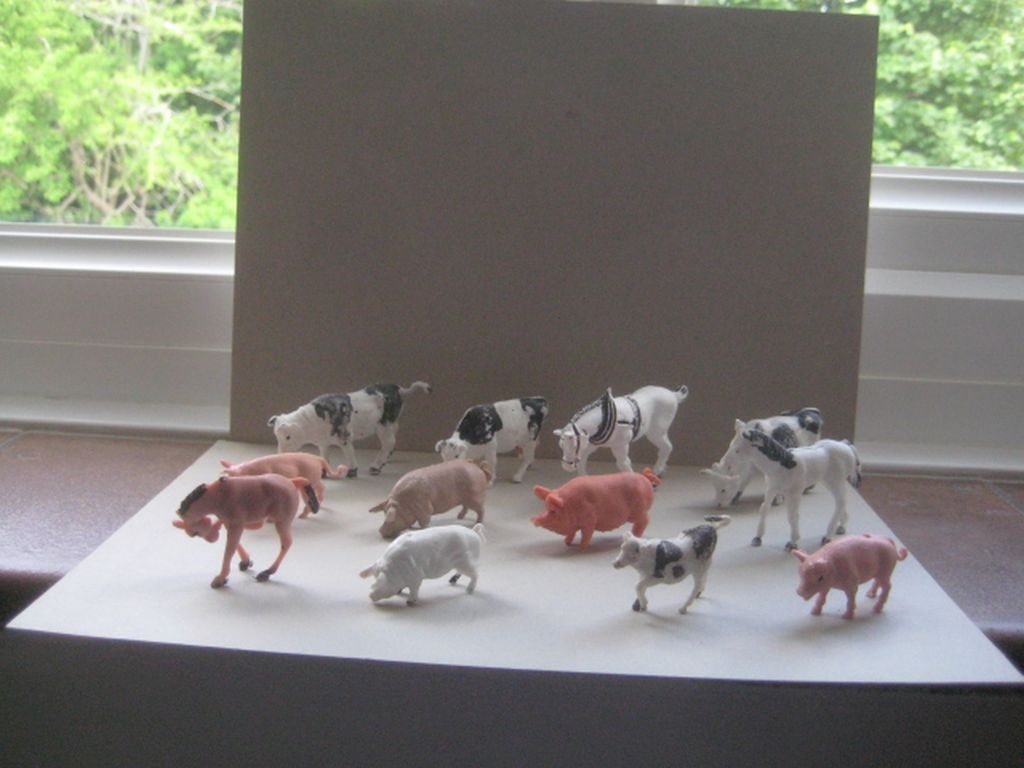 A Group of 12 Vintage Plastic Farm Animals (1 of 6)