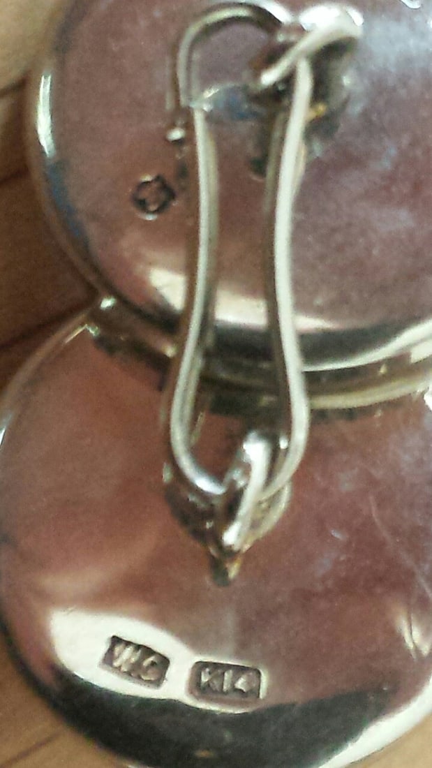 A Rare Pair of Vintage ""14k"" White Gold Mikimoto Pearl and Mother-of-Pearl Cufflinks - 3