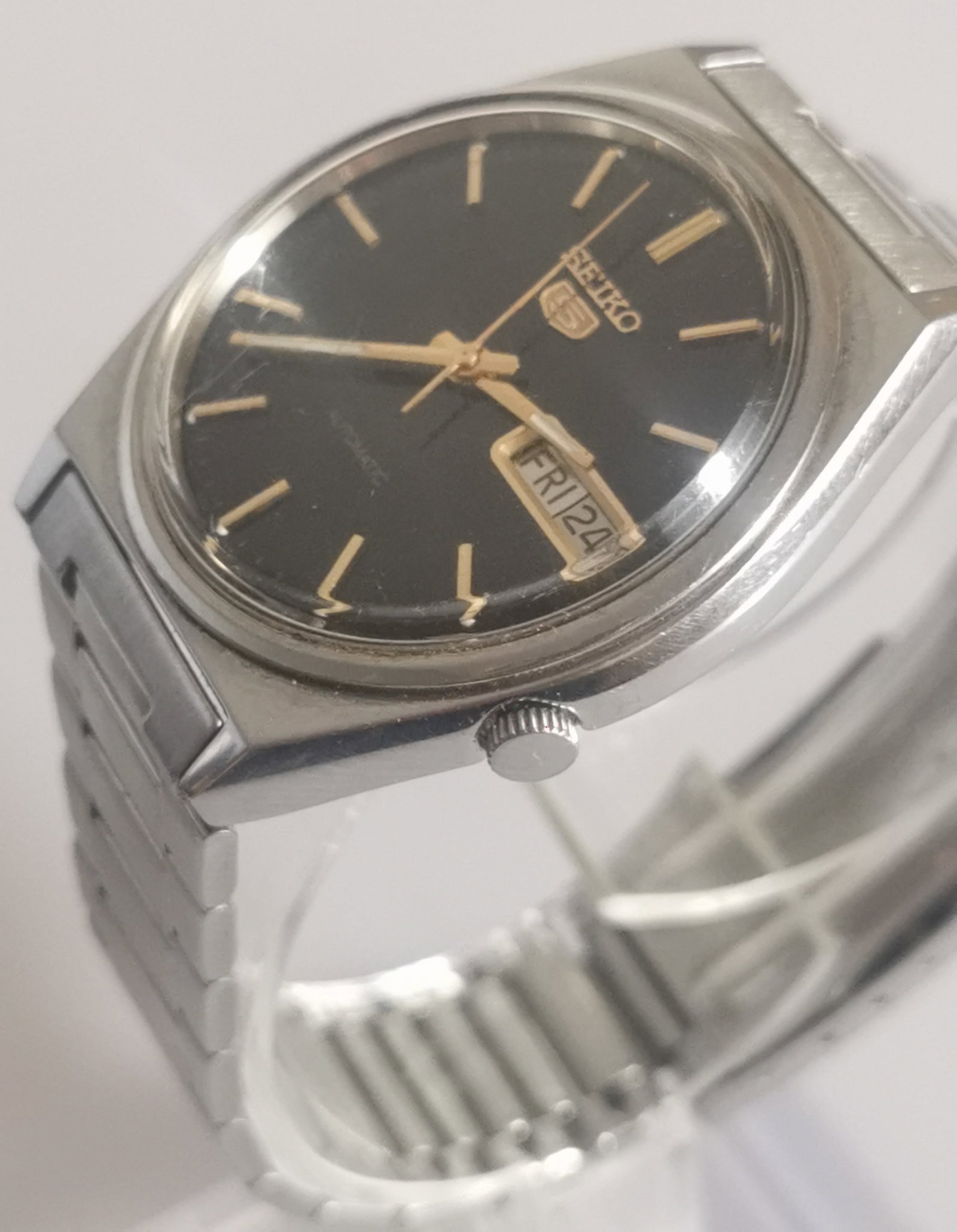 Vintage Seiko 5 Automatic - Black & Gold Dial - Ref. 7009-3140 - 2