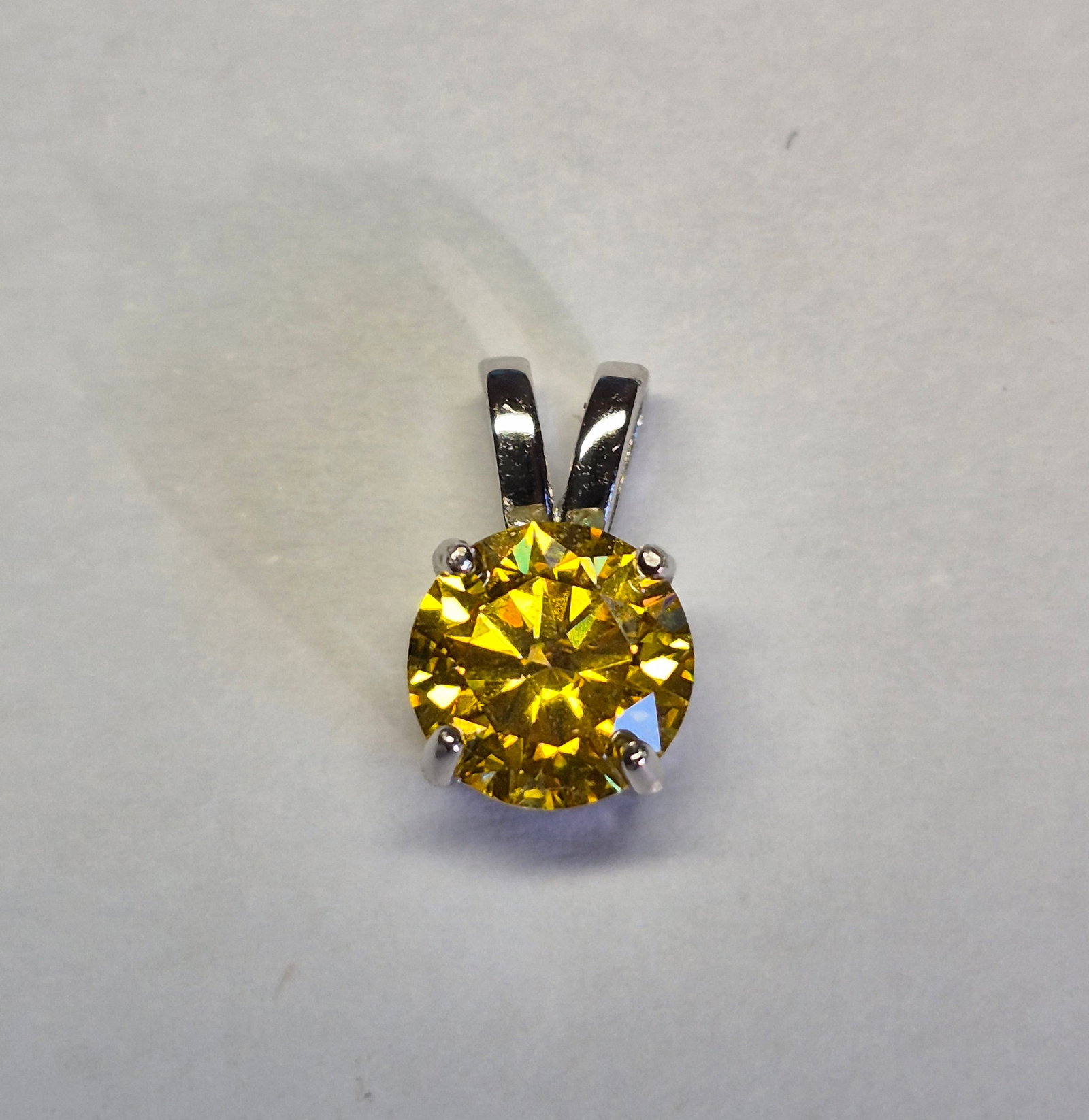 925 Sterling Silver Pendant With 1.00 Ct Golden Yellow Moissanite – GRA Certified (1 of 2)