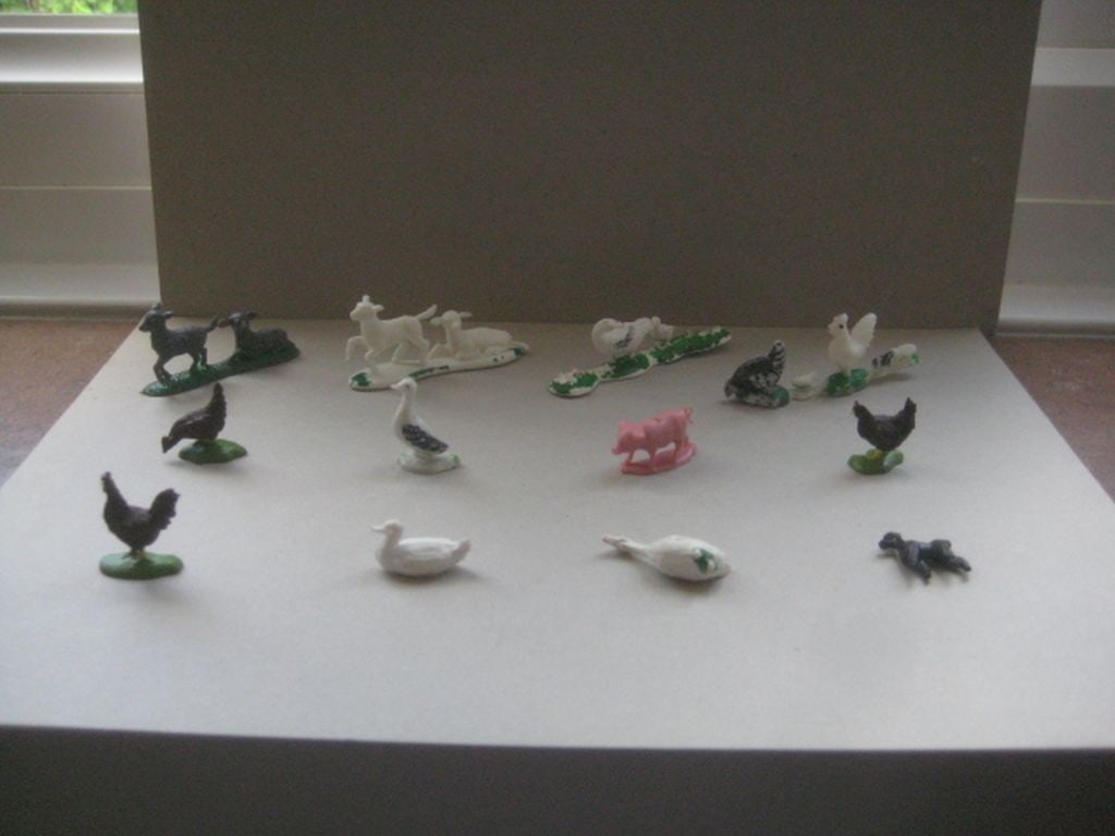 A Group of 12 Vintage Plastic Farm Animals (1 of 6)