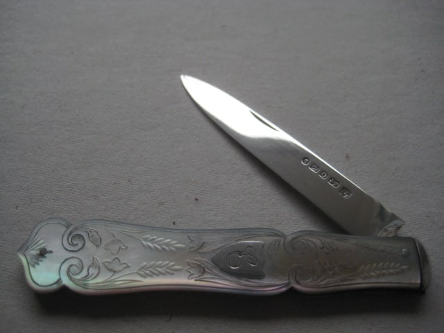 Victorian Mother of Pearl Hafted Silver Bladed Folding Fruit Knife, Sheffield 1857 (1 of 8)