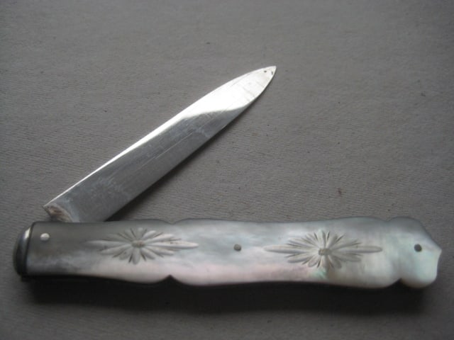 Victorian Mother of Pearl Hafted Silver Bladed Folding Fruit Knife, Sheffield 1857 - 2