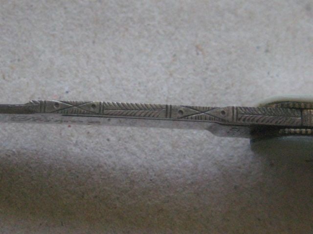 Antique Mother of Pearl Hafted Twin Bladed Penknife, c1900 - 11