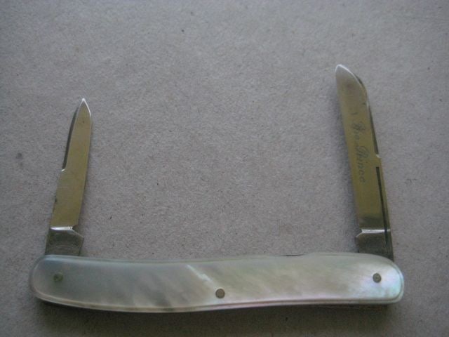 Antique Mother of Pearl Hafted Twin Bladed Penknife, c1900: Title: Antique Mother of Pearl Hafted Twin Bladed Penknife, c1900 Description: Antique Mother of Pearl Hafted Twin Bladed Penknife. Blades Stamped Butler of Sheffield. Main Blade is