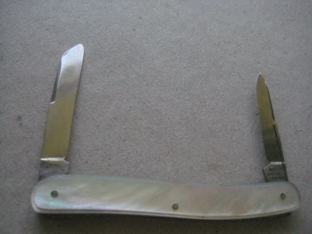 Antique Mother of Pearl Hafted Twin Bladed Penknife, c1900 - 2