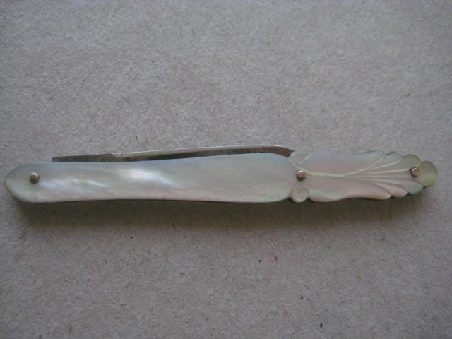 Antique Mother of Pearl Hafted Quill Bladed Penknife, c1900 - 10