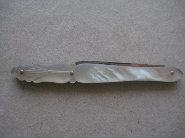 Antique Mother of Pearl Hafted Quill Bladed Penknife, c1900 - 9