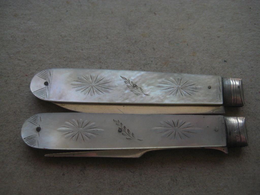 William IV Matching Mother of Pearl Hafted Silver Bladed Folding Fruit Knife and Folding Fork - 17