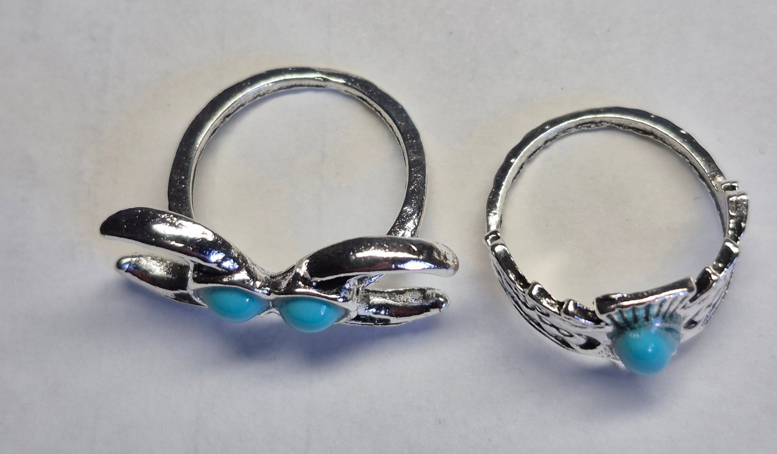 Vintage Style Silver Plated Ring With Turquoise-Coloured Cabochons – 5.6g - 2