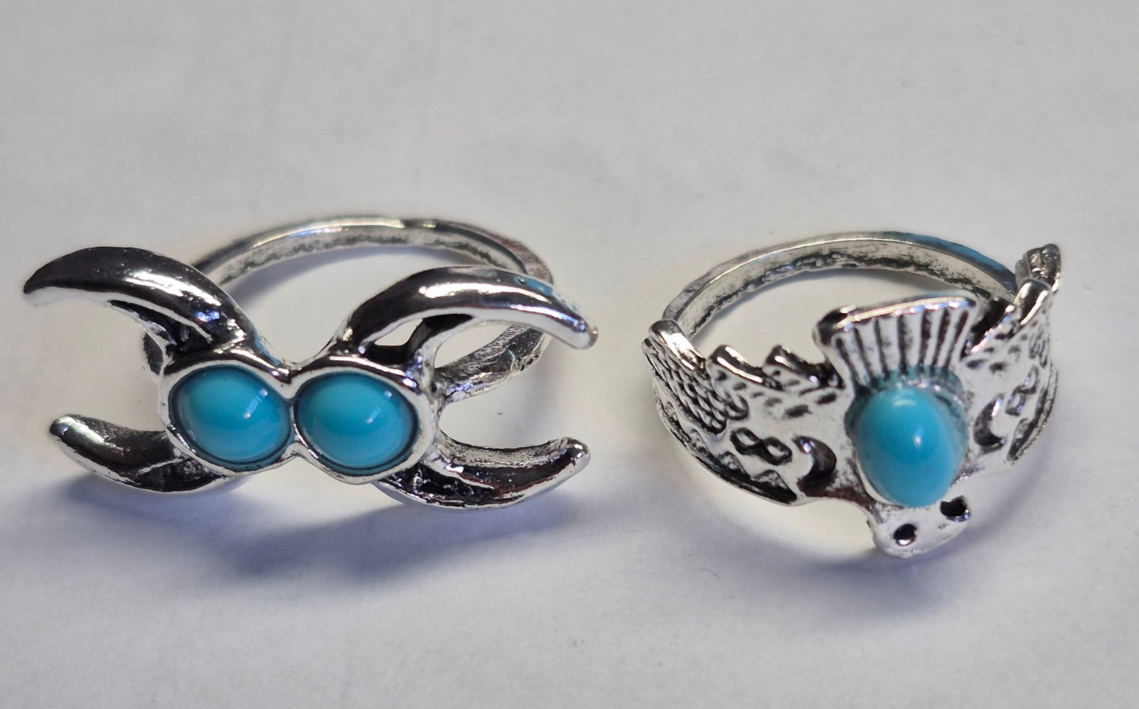 Vintage Style Silver Plated Ring With Turquoise-Coloured Cabochons – 5.6g - 3