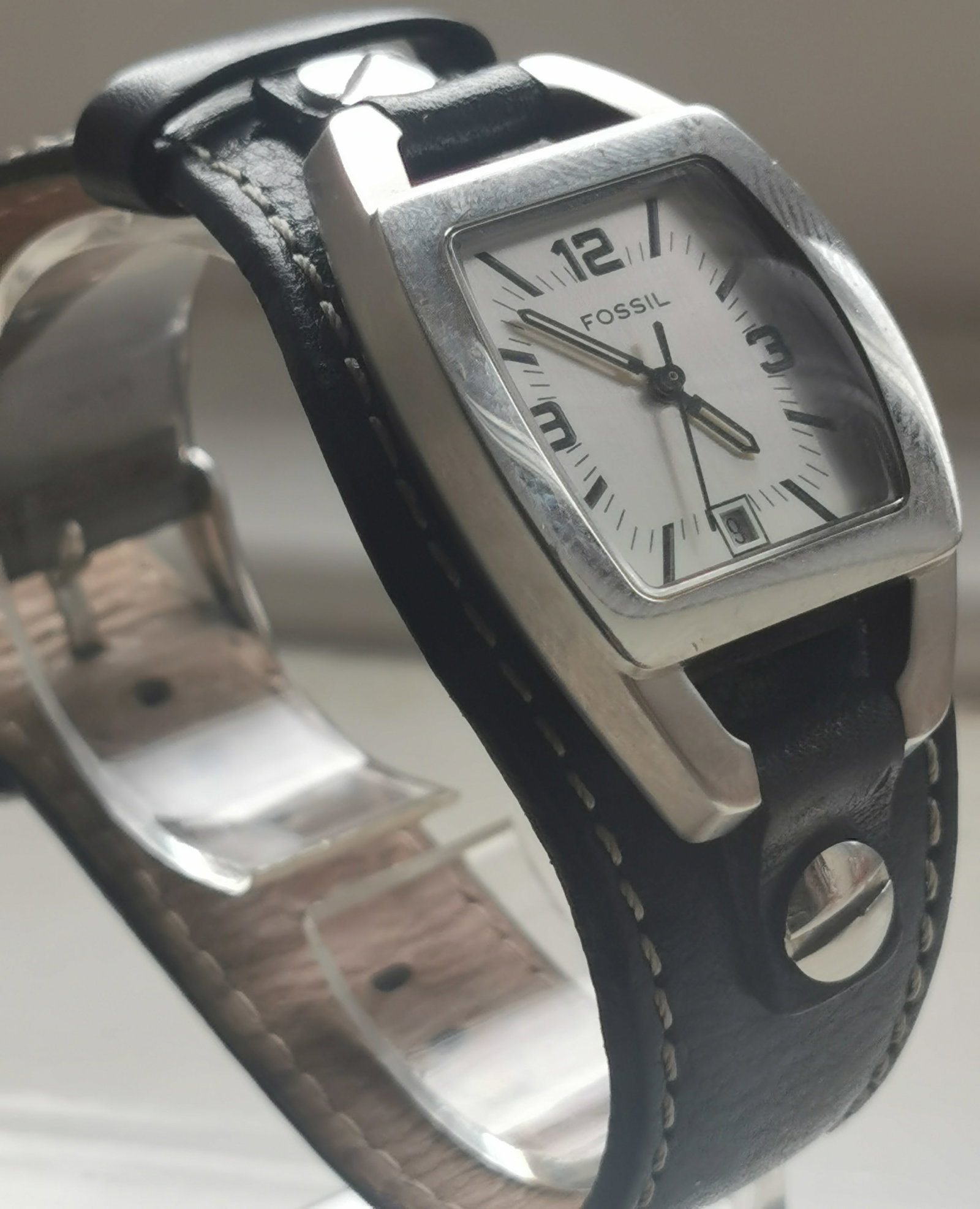 Fossil 90s Retro Men's Tonneau Watch Wide Leather Cuff Strap Working VGC - 3