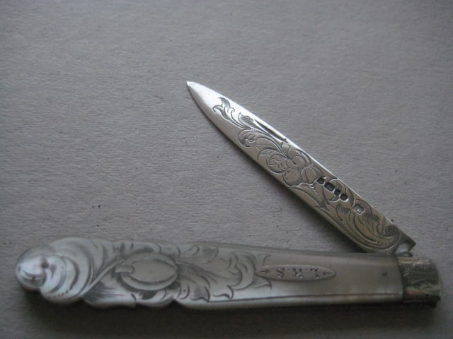 Victorian Mother of Pearl Hafted Silver Bladed Folding Fruit Knife, Sheffield 1876 (1 of 11)