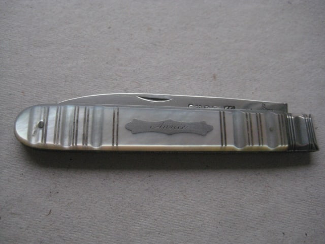 Victorian Cased Matching Silver Bladed Folding Fruit Knife and Fork - 17