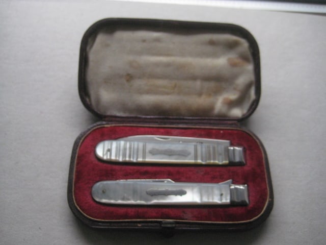 Victorian Cased Matching Silver Bladed Folding Fruit Knife and Fork (1 of 20)