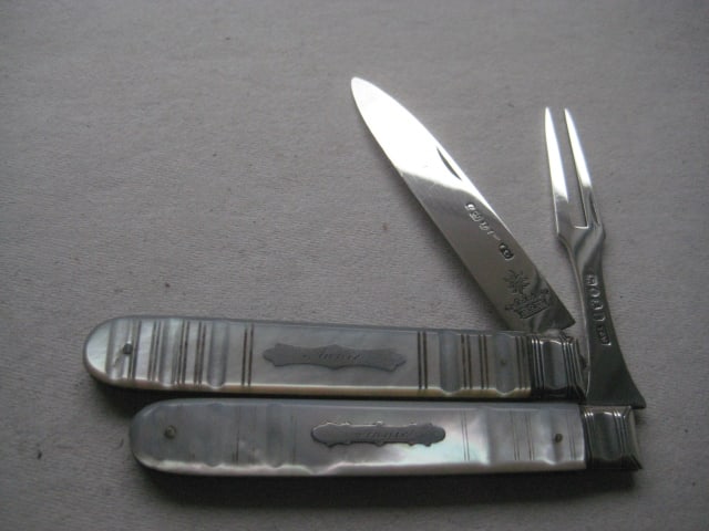 Victorian Cased Matching Silver Bladed Folding Fruit Knife and Fork - 8