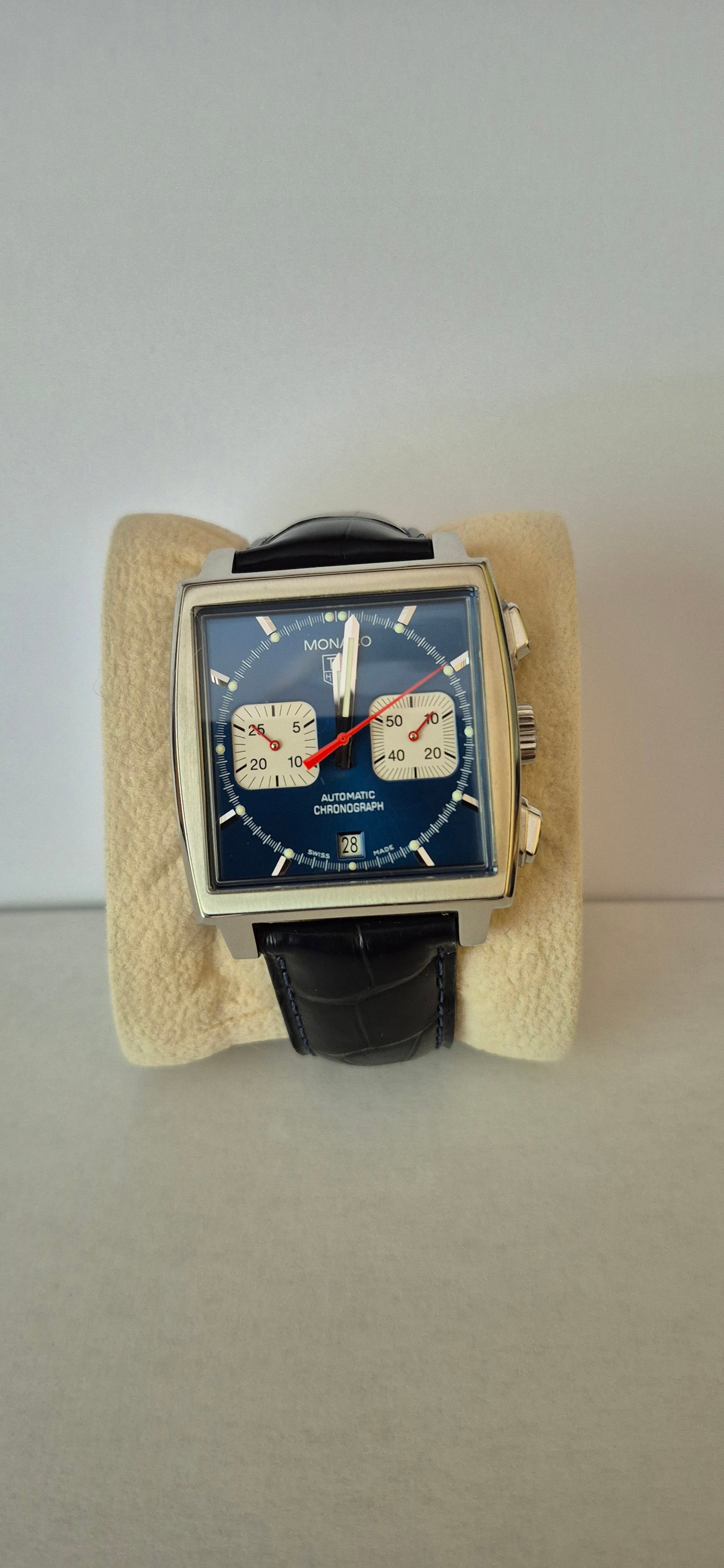 TAG Heuer Monaco Chronograph CW2113.BA0780 Steve McQueen Men's Watch Blue Dial: Title: TAG Heuer Monaco Chronograph CW2113.BA0780 Steve McQueen Men's Watch Blue Dial Description: ​This TAG Heuer Monaco Chronograph CW2113.BA0780 Steve McQueen Men's Watch is in excellent