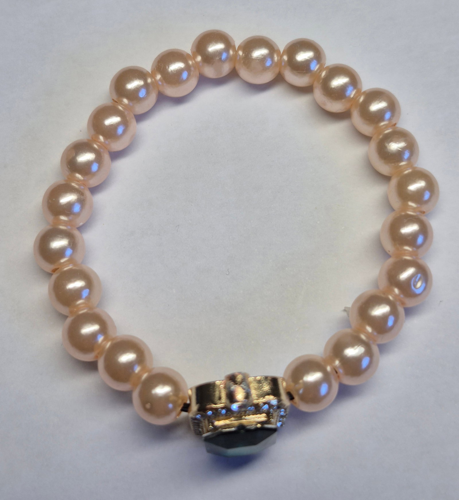 Pink Pearl Stretch Bracelet With Green Crystal Centrepiece - 2