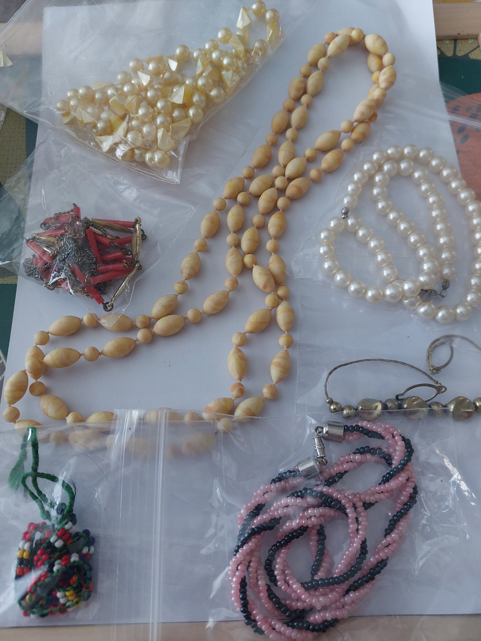 Selection of Mainly Vintage Jewellery - 3