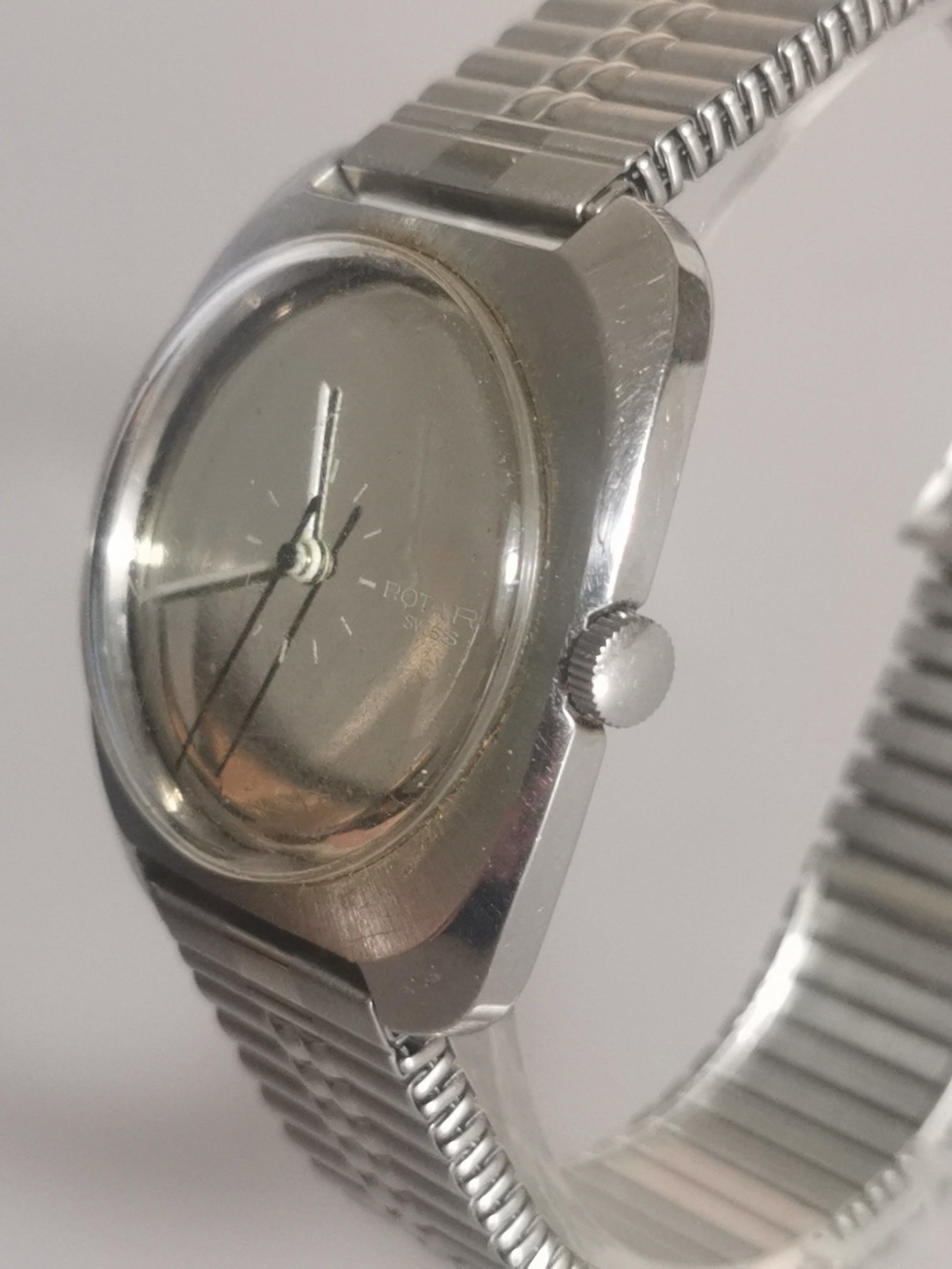 Vintage Rotary "Swiss" Mechanical Watch - 1970s Space-Age Style - 3