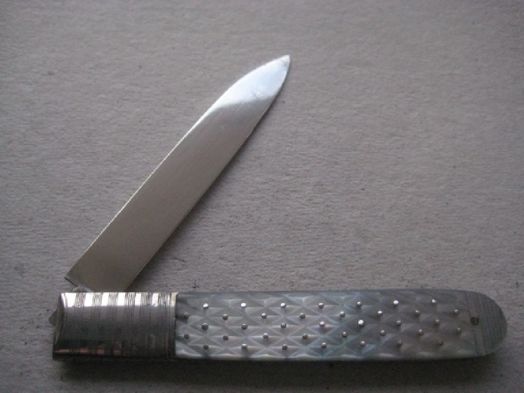 George IV Mother of Pearl Hafted Silver Bladed Folding Fruit Knife, Sheffield 1825 - 2