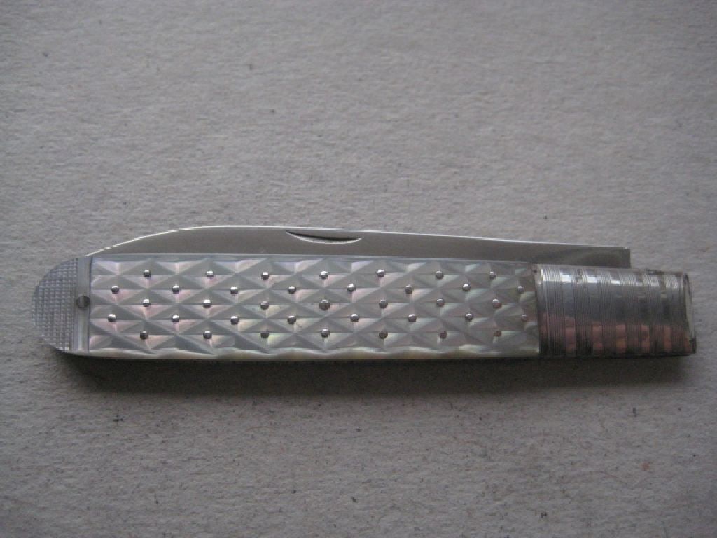 George IV Mother of Pearl Hafted Silver Bladed Folding Fruit Knife, Sheffield 1825 - 8