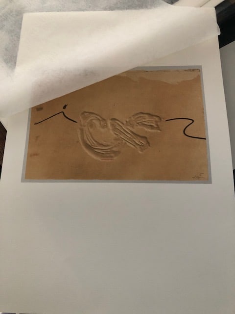 Antoni Tapies (1923-2012) Rare Numbered Lithograph 1982: Title: Antoni Tapies (1923-2012) Rare Numbered Lithograph 1982 Description: Antoni Tapies rae lithograph 'Segno in rilievo' 1979 from Seat Edizioni curated by Carmine Benincasa in Turin in 1982.&nb