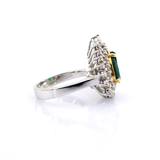 Natural Diamond 18K White Gold Ring - 7