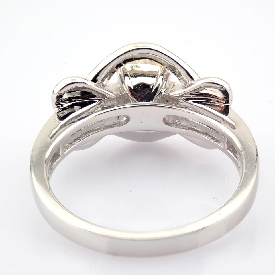 Natural Diamond 18K White Gold Ring - 10
