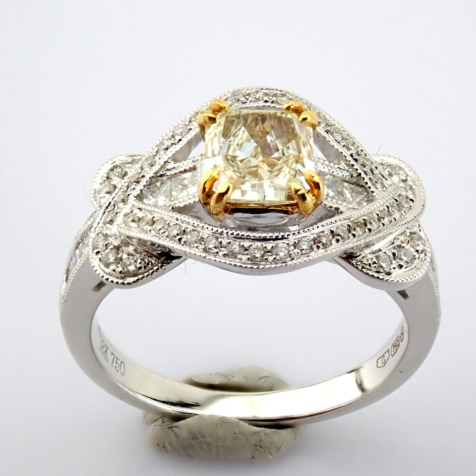 Natural Diamond 18K White Gold Ring - 11