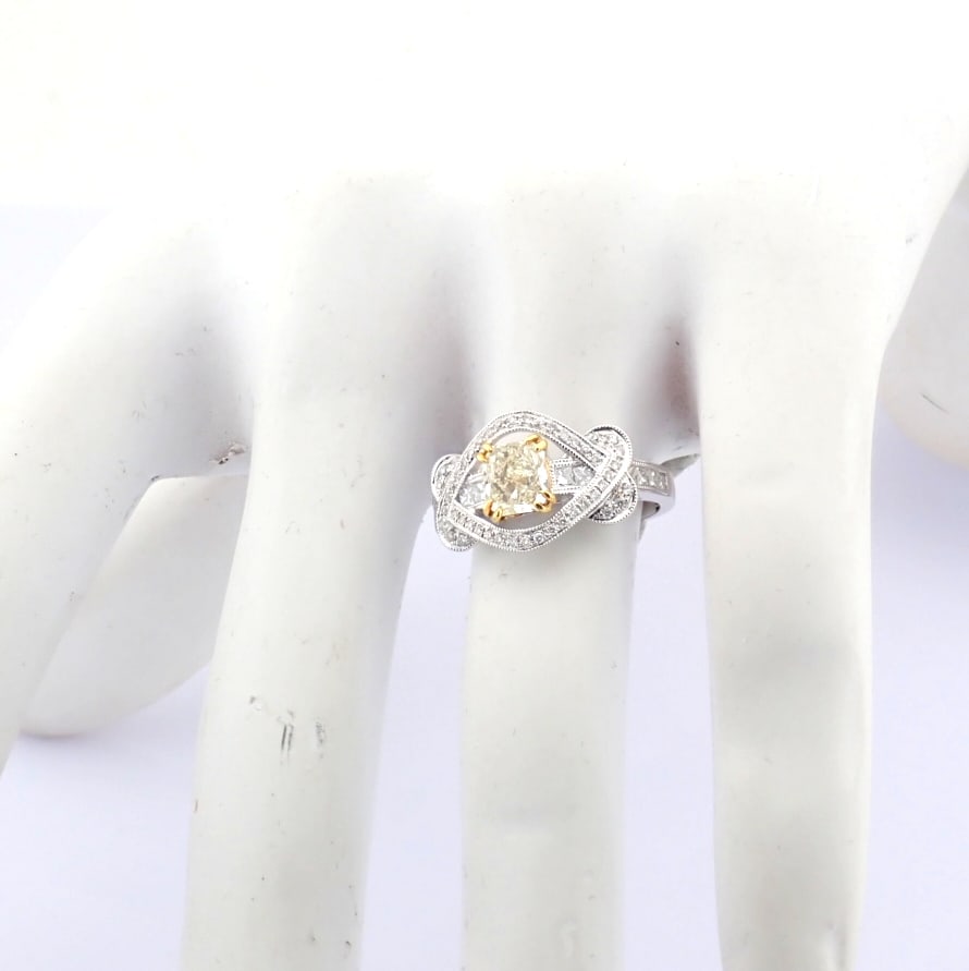 Natural Diamond 18K White Gold Ring - 2